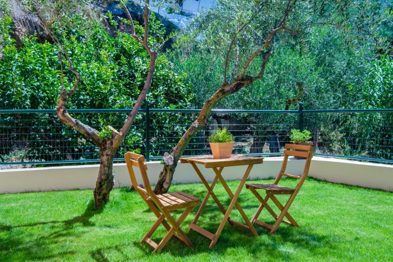 Almyros Aktis Private Garden Apartment Каламата Екстер'єр фото